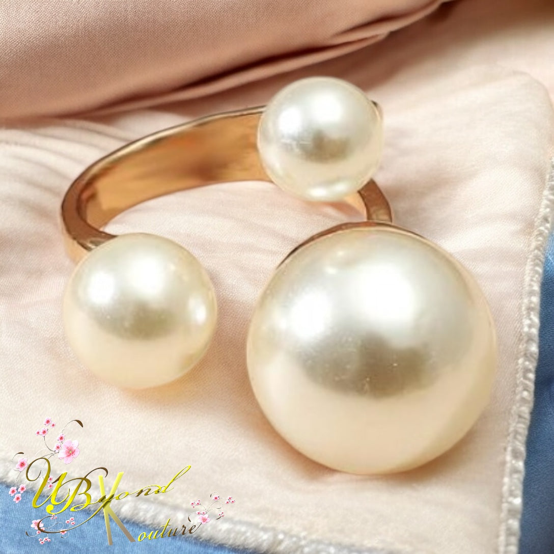 Trio Pearly White Pearls Ring