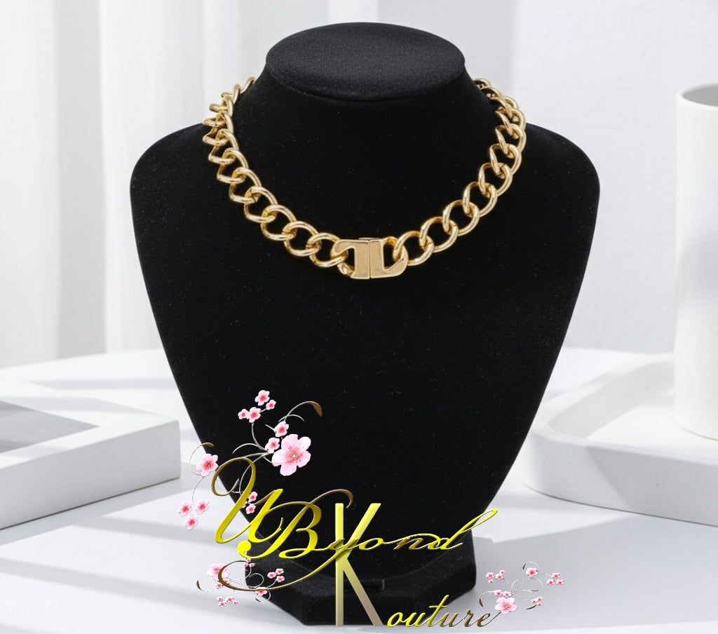 Queen Pin Chain Choker Necklace